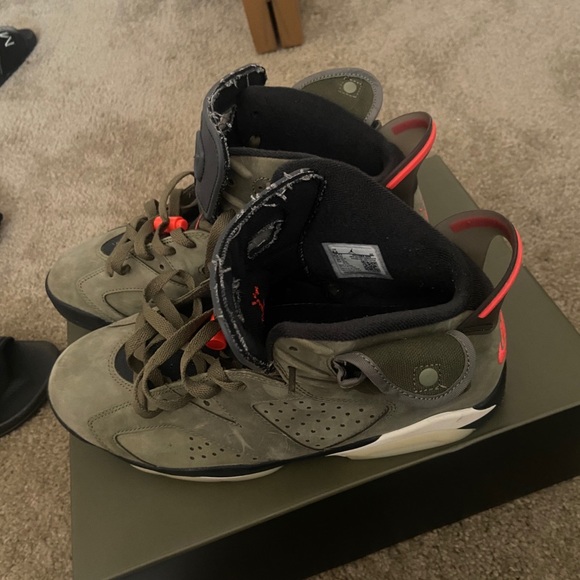 Travis Scott 6s - Picture 2 of 5